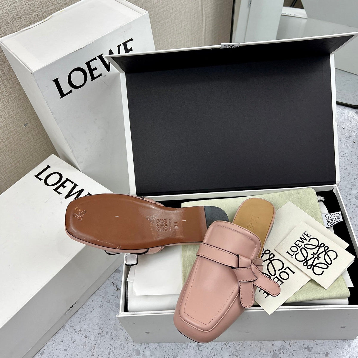 LW GATE BELTED MULE LIGHT PINK CALFSKIN