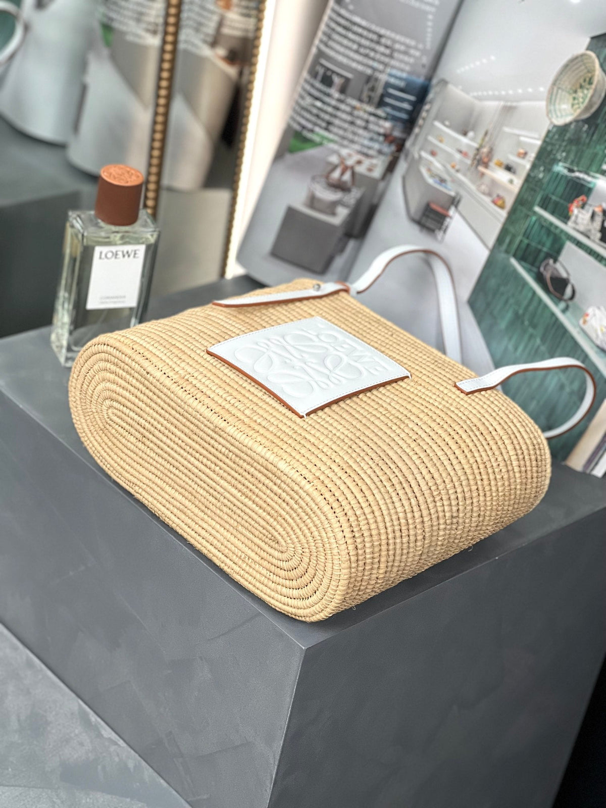 LOEWE SMALL SQUARE 28 BASKET BAG IN RAFFIA AND WHITE CALFSKIN