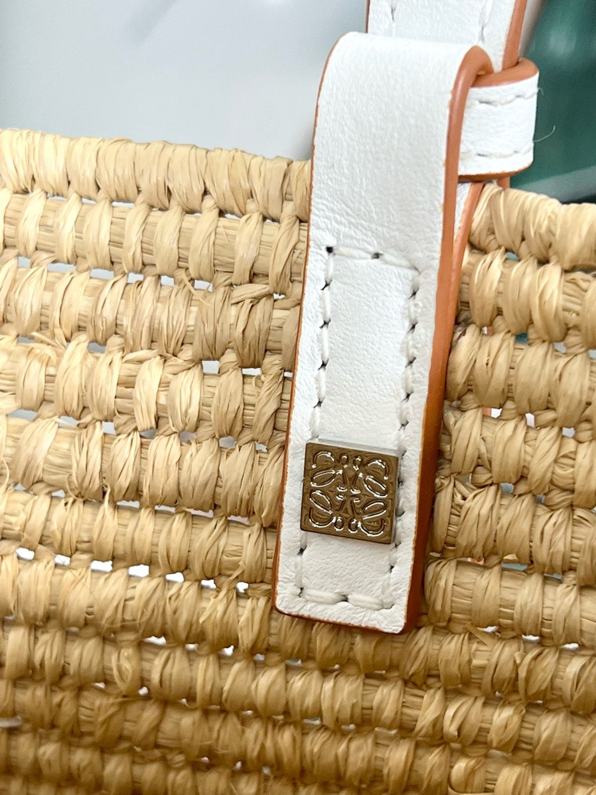 LOEWE SMALL SQUARE 28 BASKET BAG IN RAFFIA AND WHITE CALFSKIN