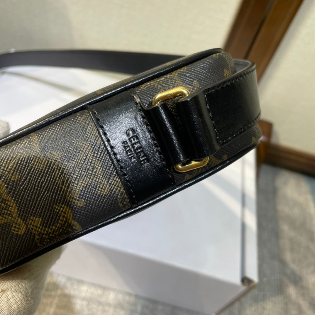 CELINE MEDIUM MESSENGER BAG 23 IN BLACK TRIOMPHE CANVAS WITH PRINT