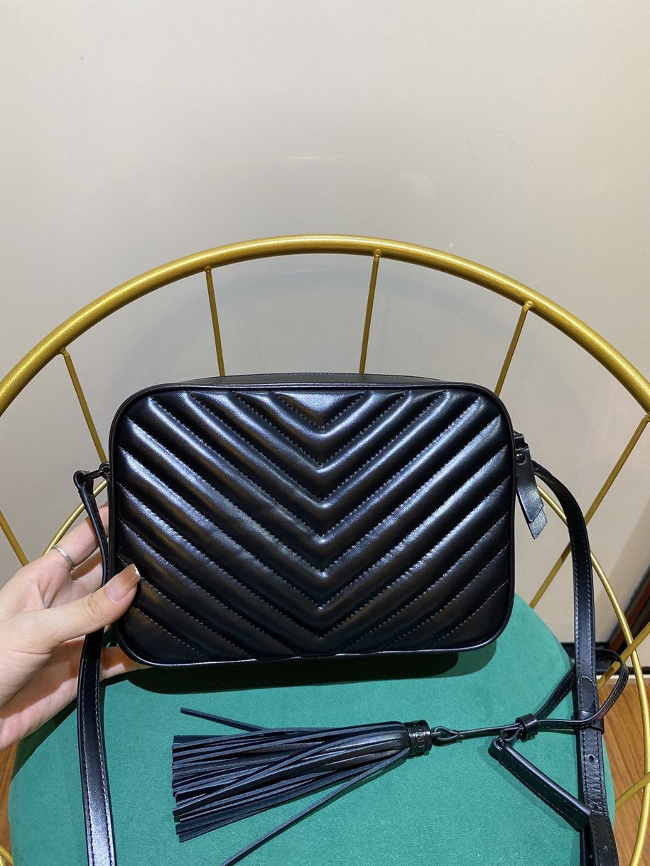 SAINT LAURENT LOU 23 CAMERA BAG IN BLACK QUILTED LEATHER
