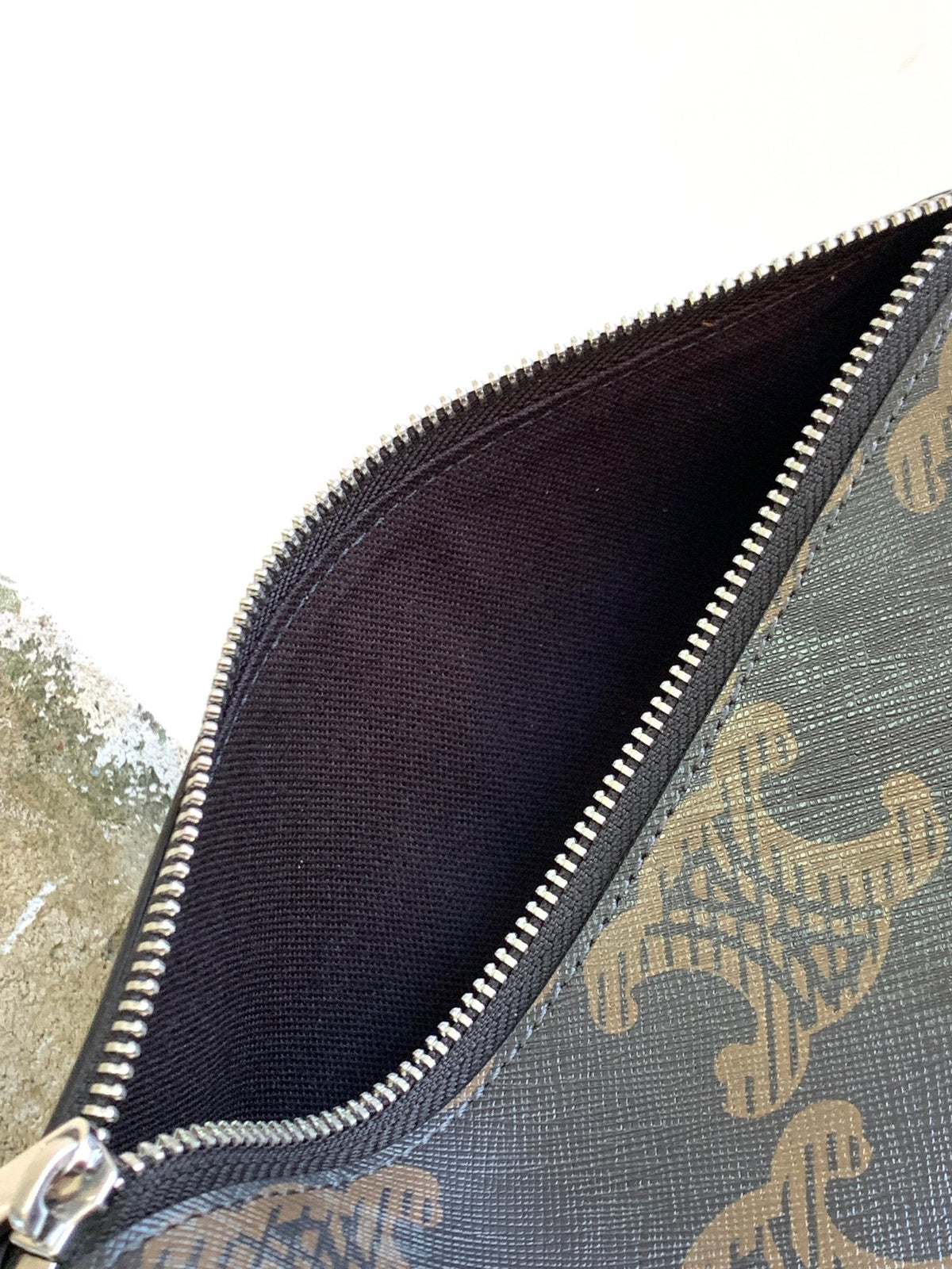 CELINE CYLINDRICAL 22 BAG BLACK BROWN COWHIDE