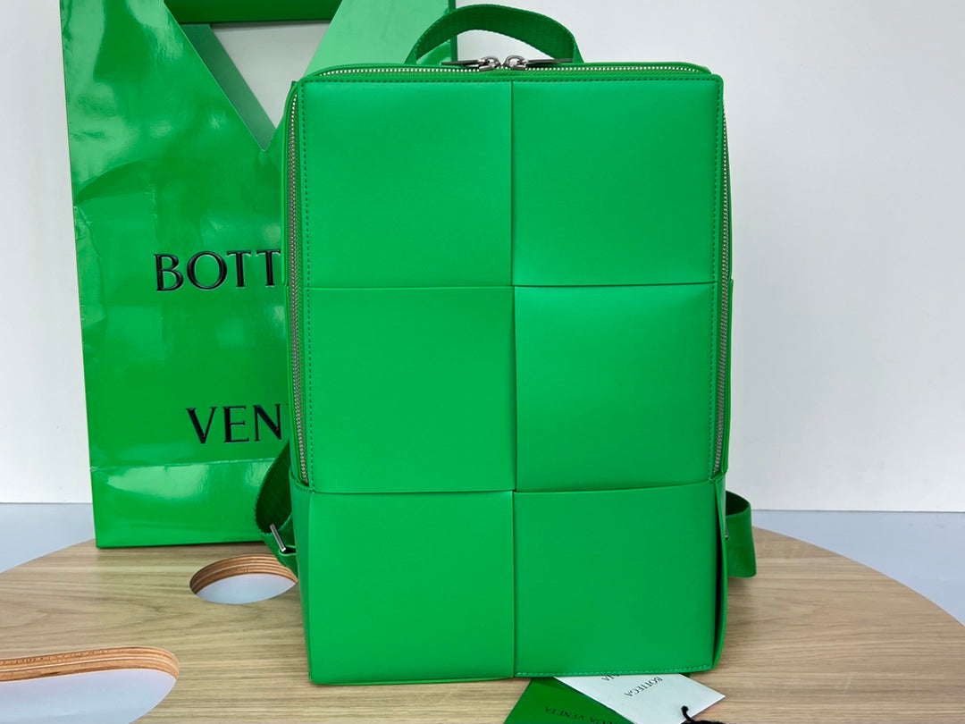 BOTTEGA VENETA WOVEN BACKPACK 34 IN EMERALD GREEN LAMBSKIN