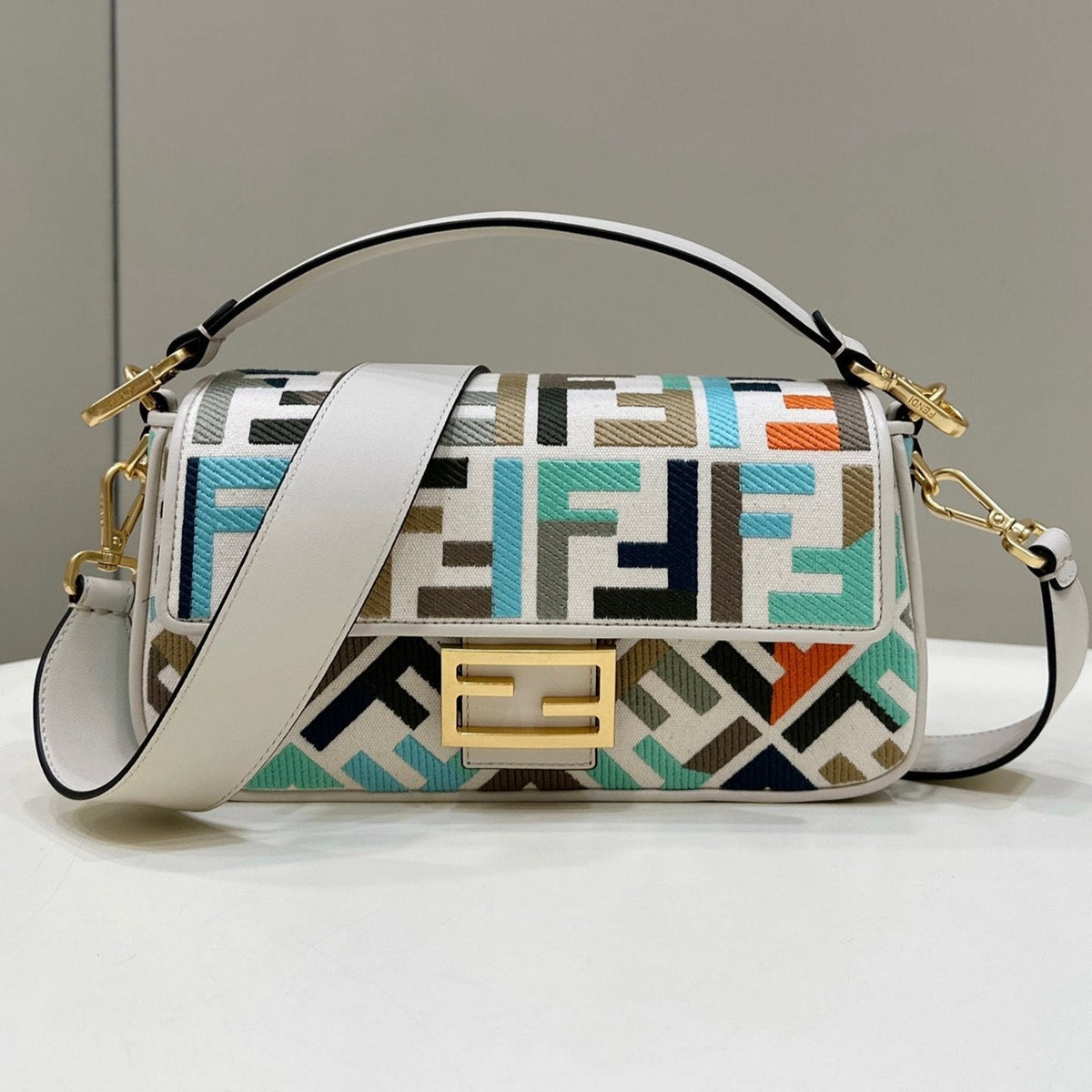 FENDI BAGUETTE CANVAS 27 BAG WHITE STRAP WITH MULTICOLOUR EMBROIDERY GOLD HARDWARE