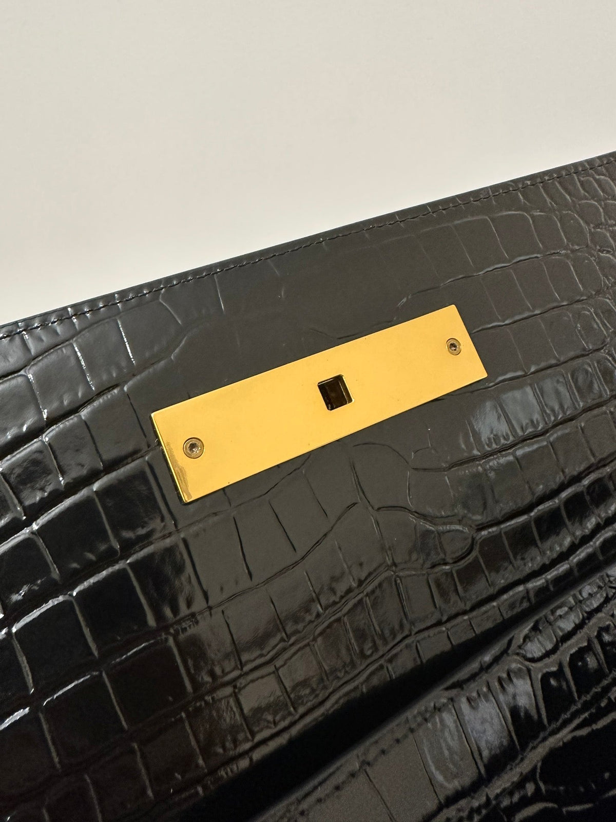 SAINT LAURENT MANHATTAN 29 TOP-HANDLE IN CROCODILE BLACK CALFSKIN