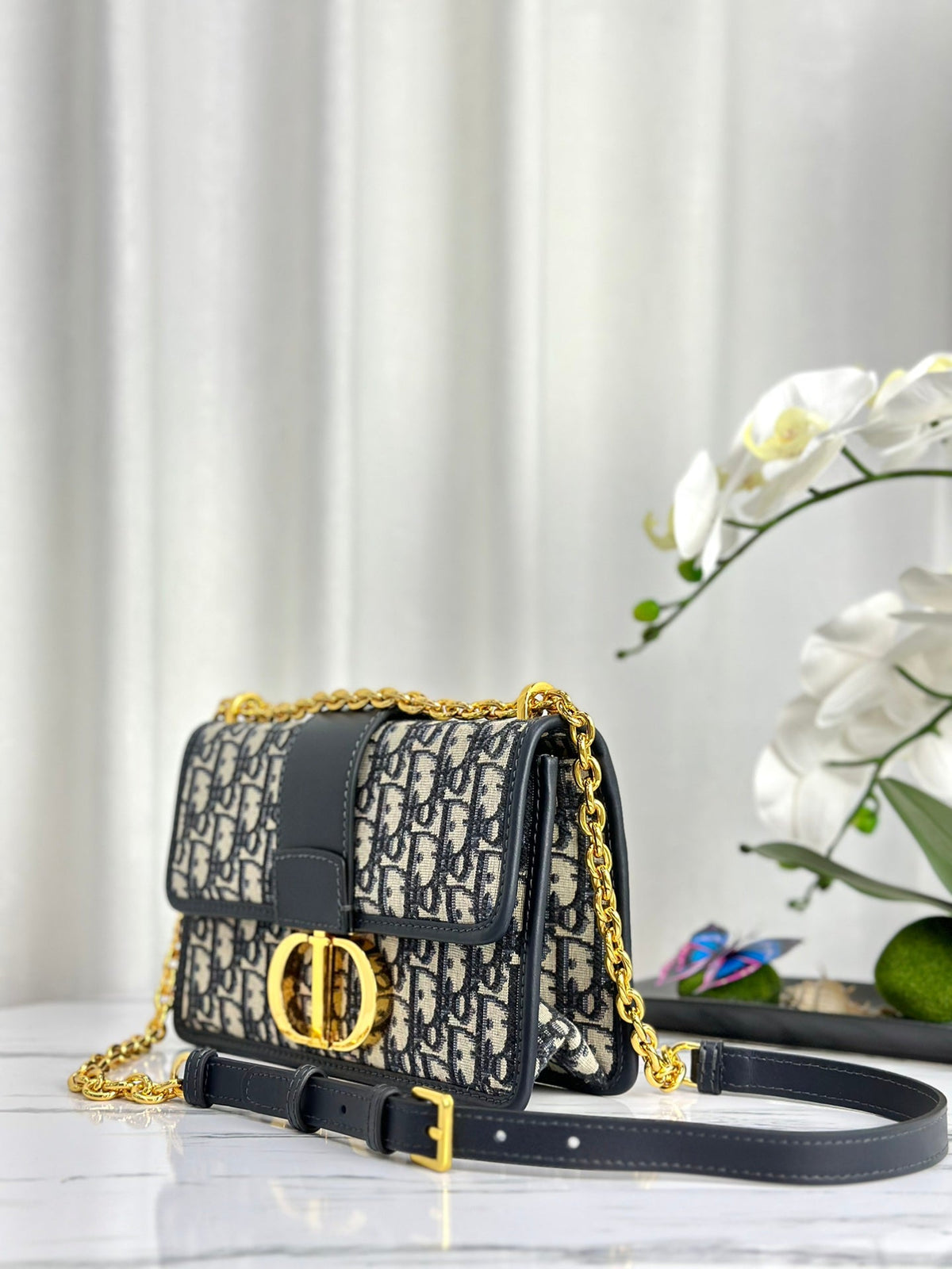DIOR MONTAIGNE 25 BAG IN BLUE OBLIQUE JACQUARD