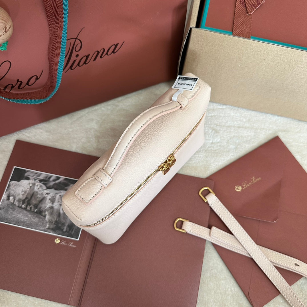 LORO PIANA EXTRA POCKET L19 IN WHITE CREAM CALFSKIN WITH GOLD HARDWARE