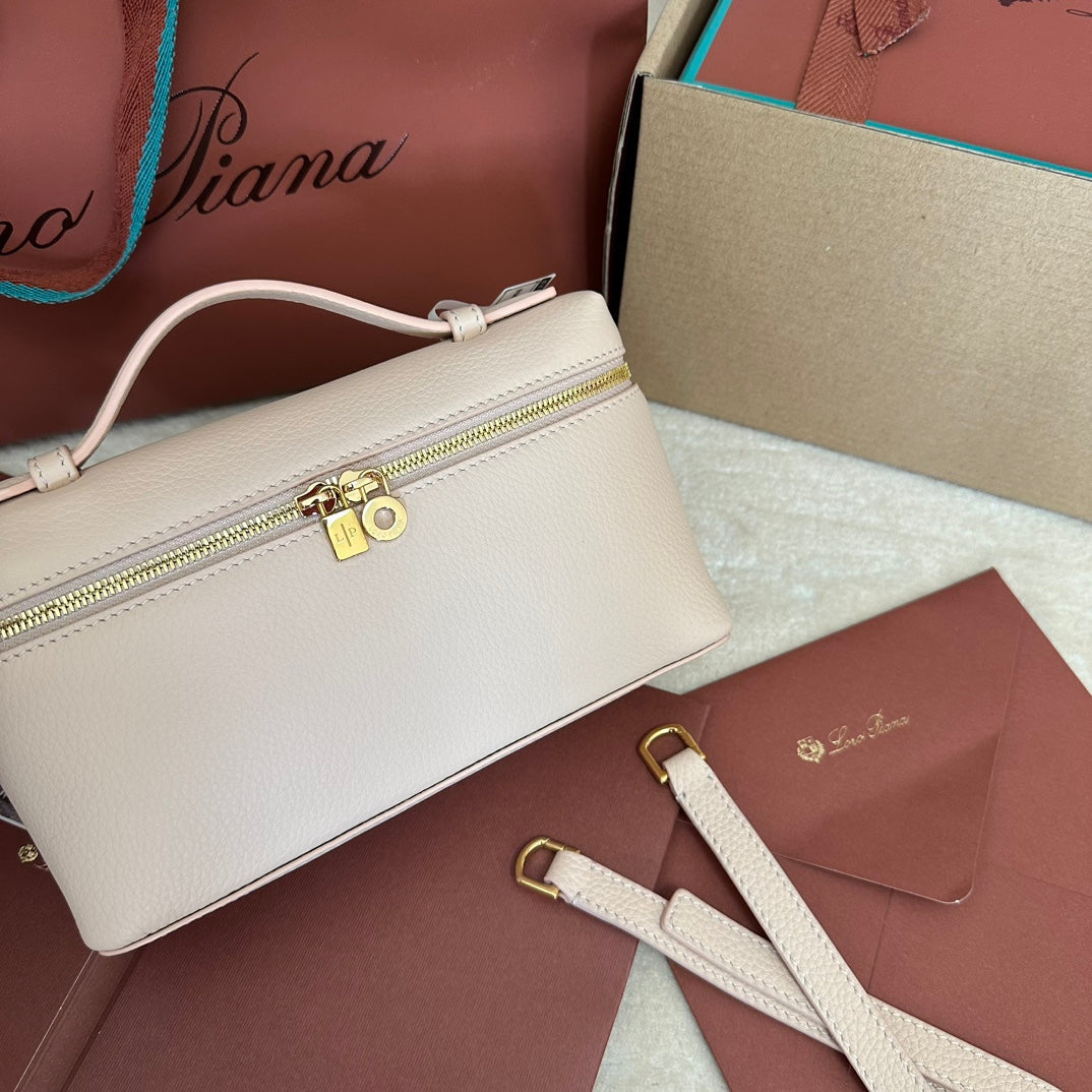 LORO PIANA EXTRA POCKET L19 IN LIGHT PINK CALFSKIN WITH GOLD HARDWARE