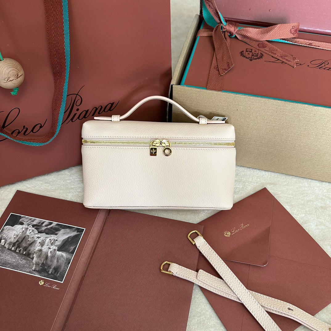 LORO PIANA EXTRA POCKET L19 IN WHITE CREAM CALFSKIN WITH GOLD HARDWARE