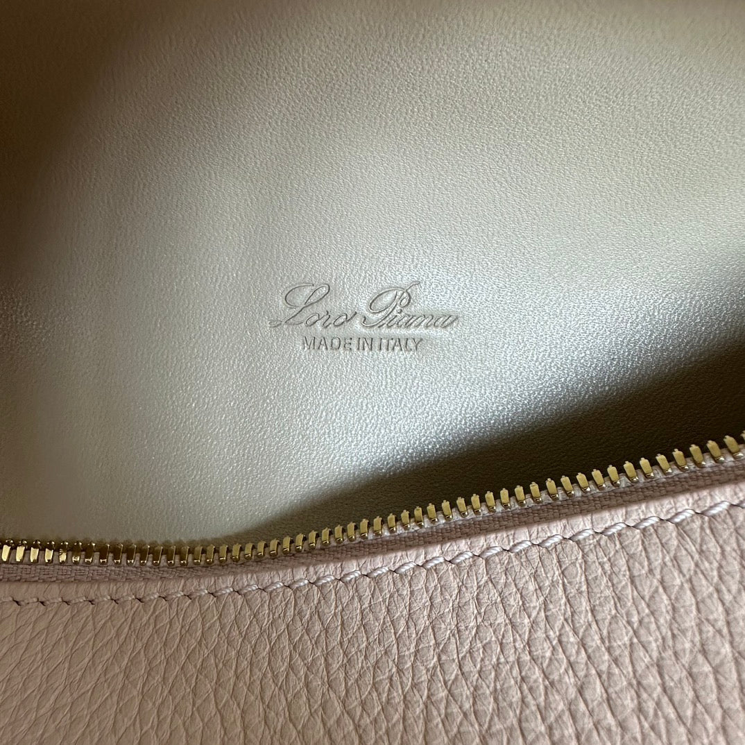 LORO PIANA EXTRA POCKET L19 IN WHITE CREAM CALFSKIN WITH GOLD HARDWARE