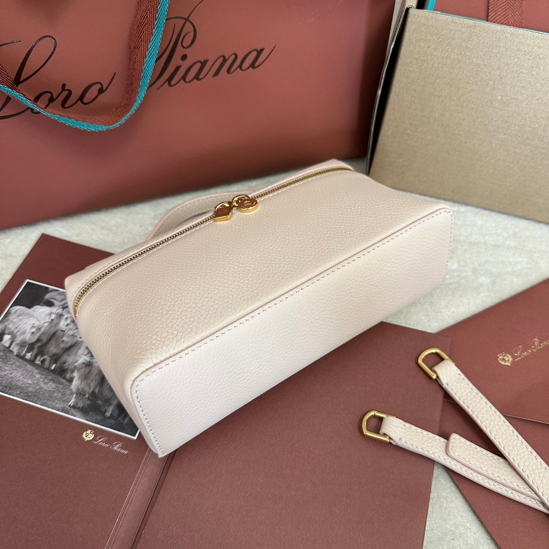 LORO PIANA EXTRA POCKET L19 IN WHITE CREAM CALFSKIN WITH GOLD HARDWARE