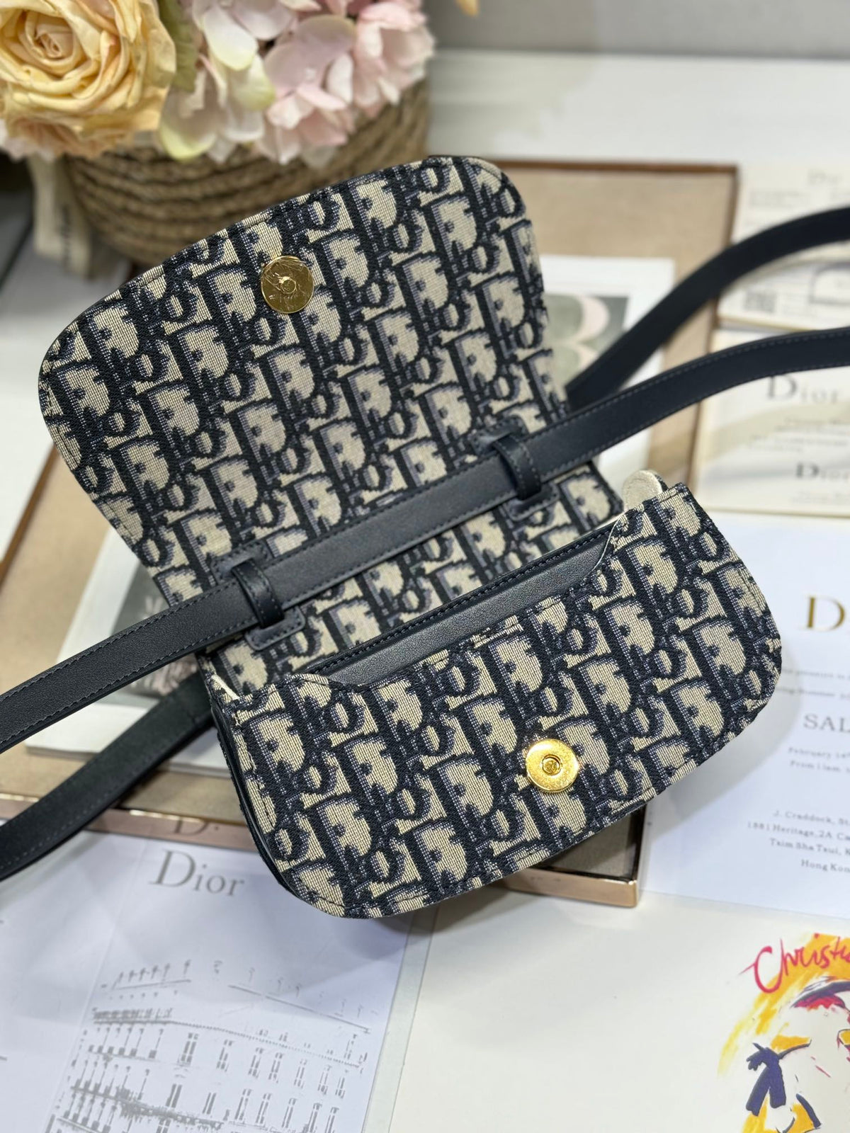 DIOR SMALL 19 MONTAIGNE AVENUE TOP HANDLE BAG BLUE OBLIQUE JACQUARD AND BLACK SMOOTH CALFSKIN 221158