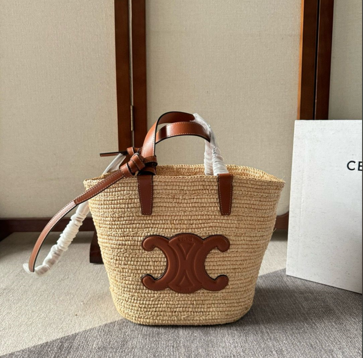 CELINE TEEN SUPPLE CLASSIC PANIER IN RAFFIA AND CALFSKIN TAN
