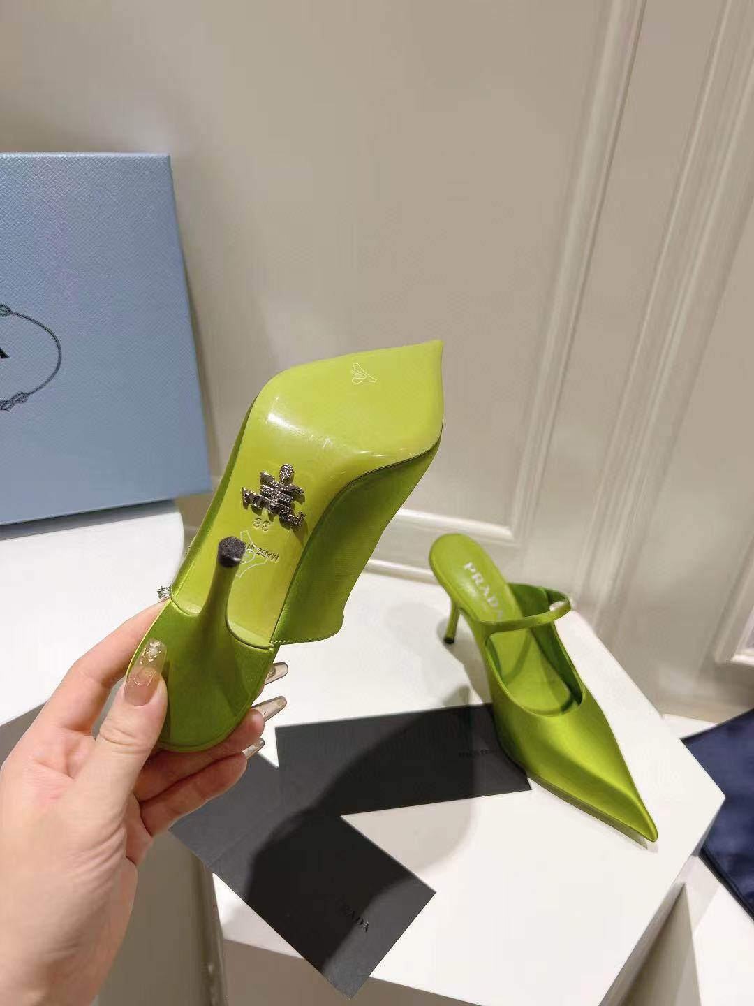 PRADA 75 POINTED SATIN MULES IN GREEN FLEECE HEEL