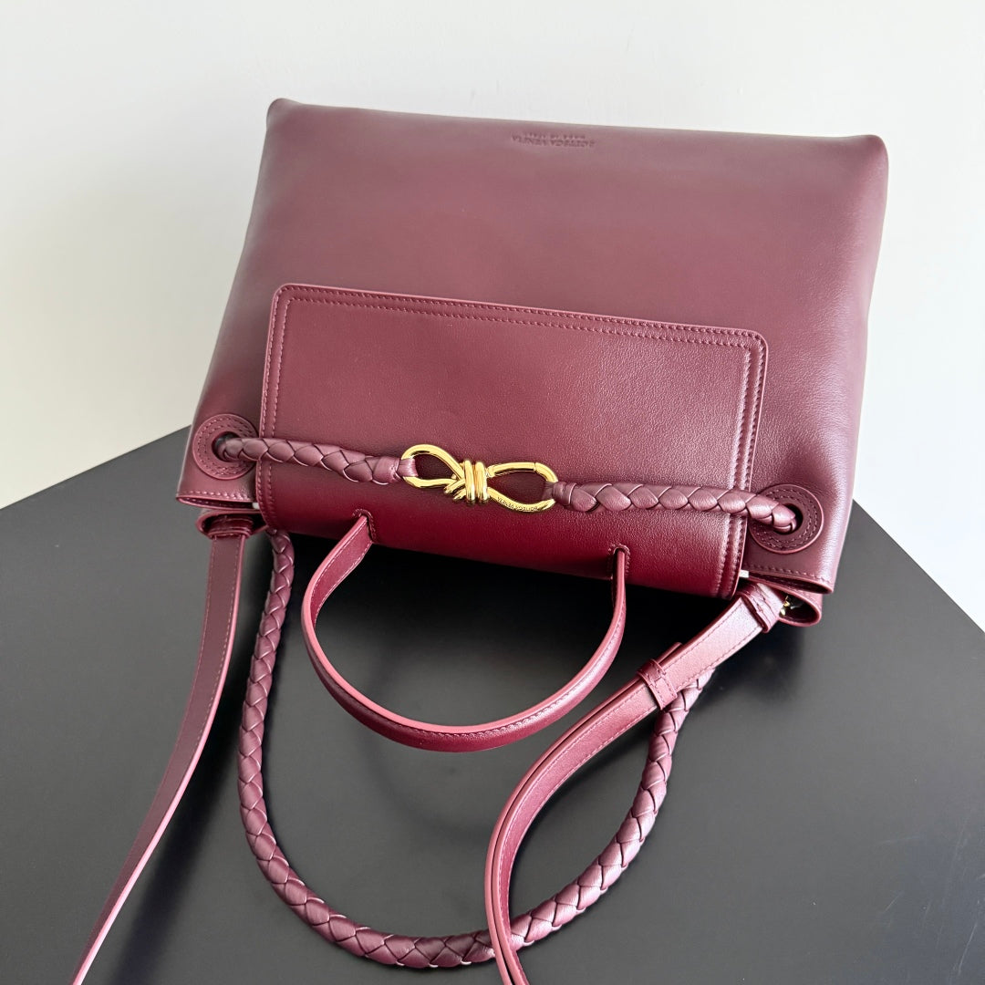 BOTTEGA VENETA MEDIUM CIAO CIAO 34 IN BURGUNDY CALFSKIN