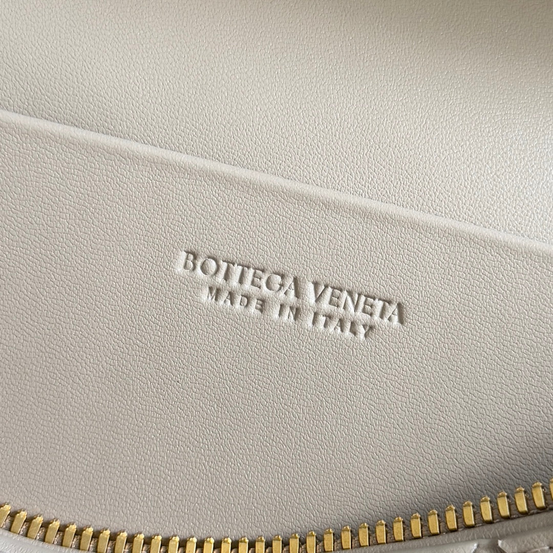 BOTTEGA VENETA 25S BANG BANG 22 IN WARM GRAY INTRECCIATO CALFSKIN GOLD HARDWARE