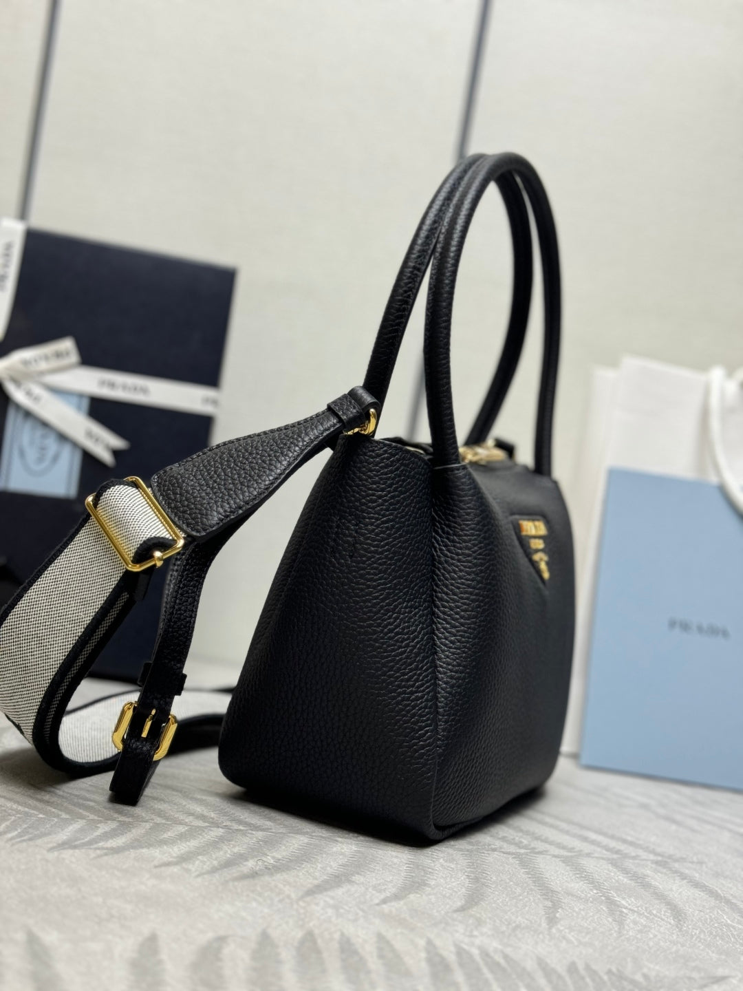 PRADA 25S SMALL BAG 23 IN BLACK CALFSKIN GOLD HARDWARE