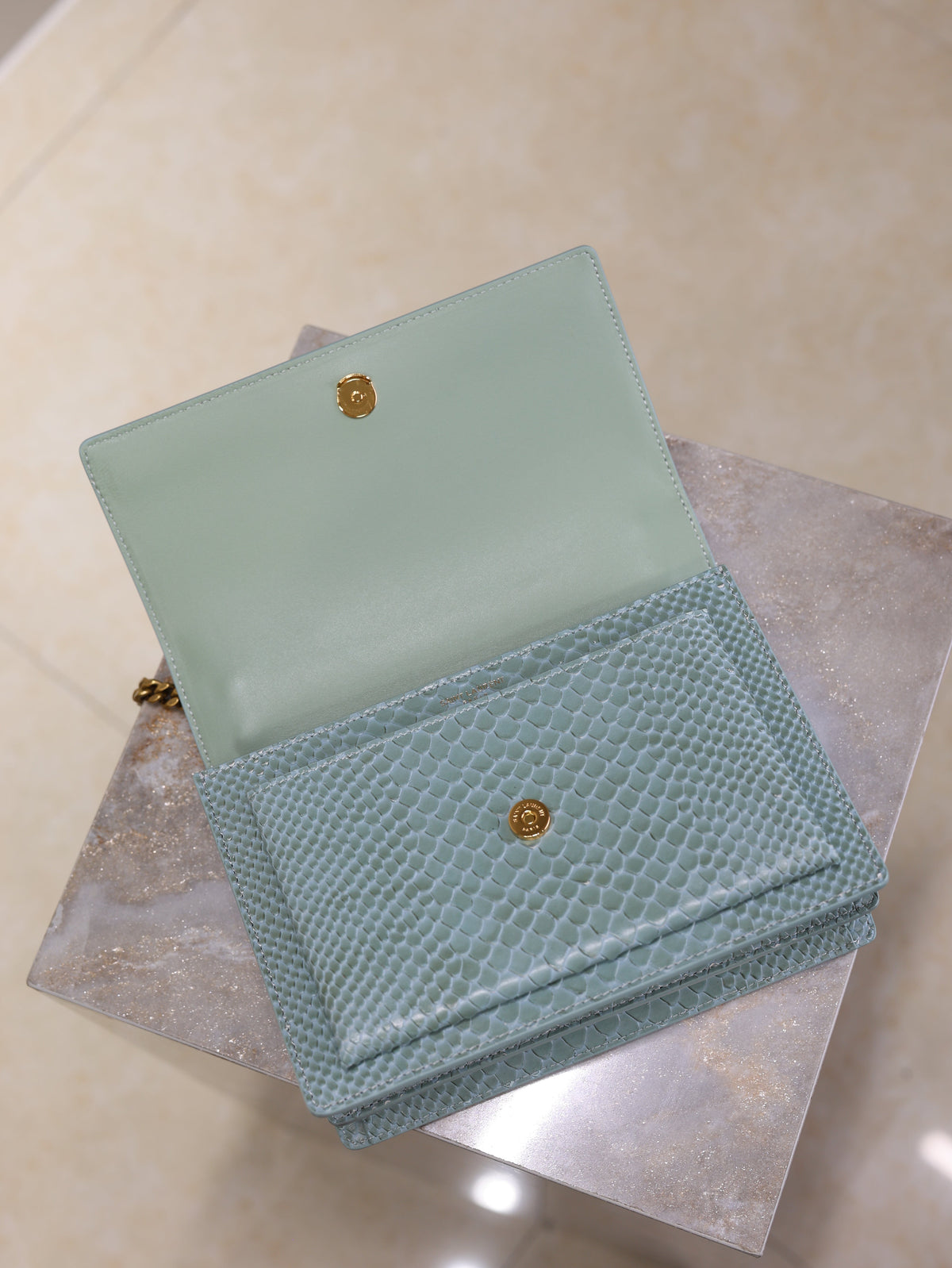 SAINT LAURENT YSL 25S SUNSET MEDIUM 22 IN LIGHT BLUE CROCODILE-EMBOSSED CALFSKIN GOLD HARDWRE