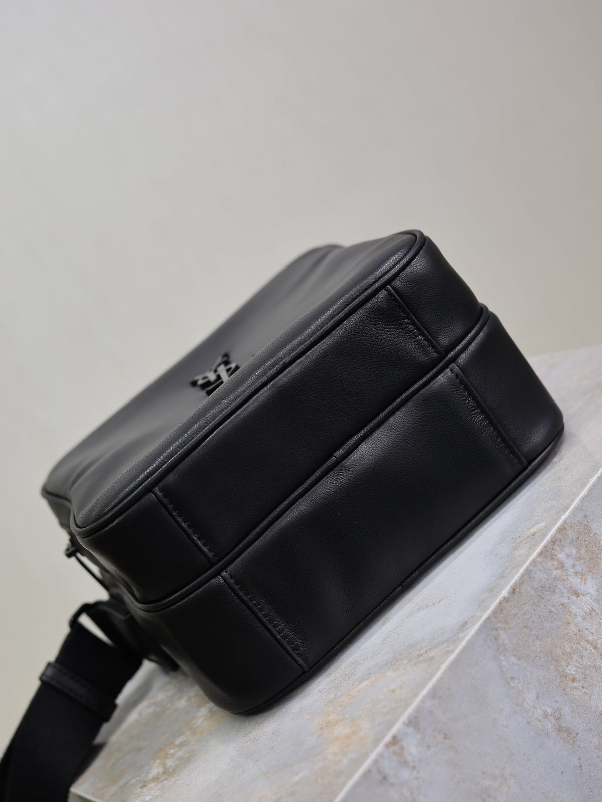 SAINT LAURENT YSL 25S NIKI CAMERA BAG 19 IN BLACK CALFSKIN