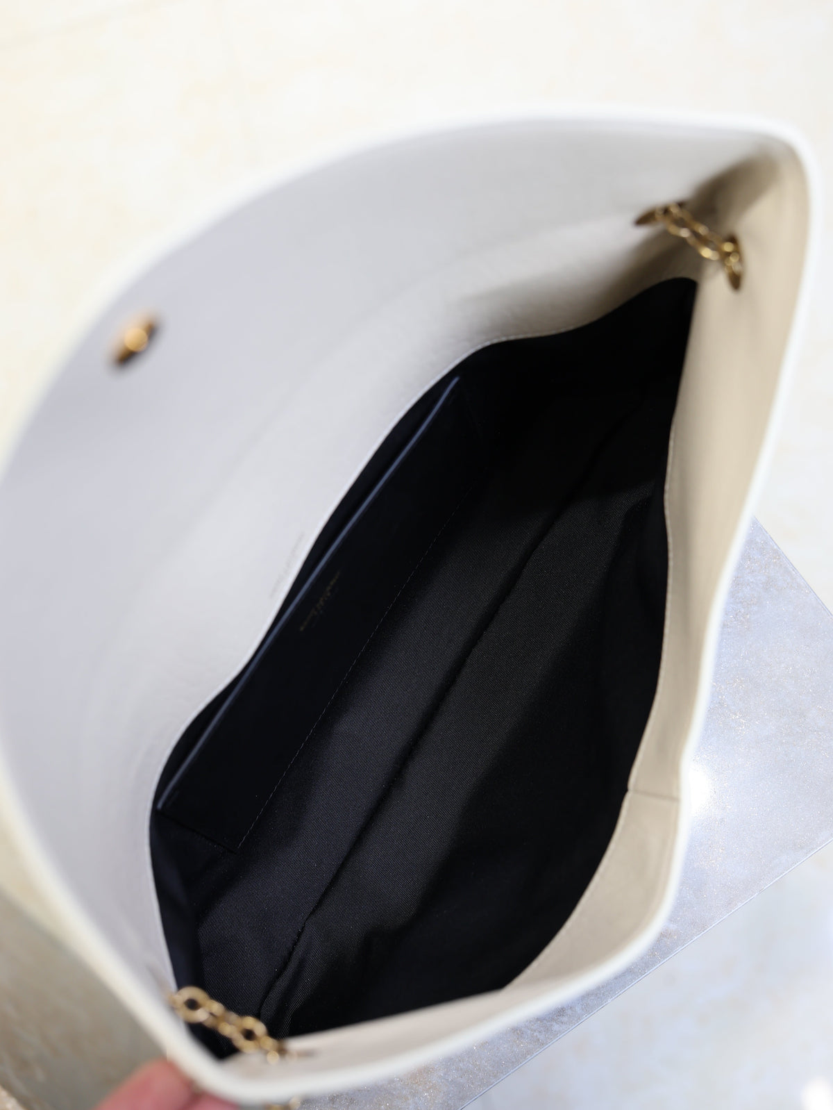 SAINT LAURENT YSL 25S CASSANDRE ENVELOPE MESSENGER 35 IN BLANC VINTAGE LAMBSKIN GOLD HARDWRE