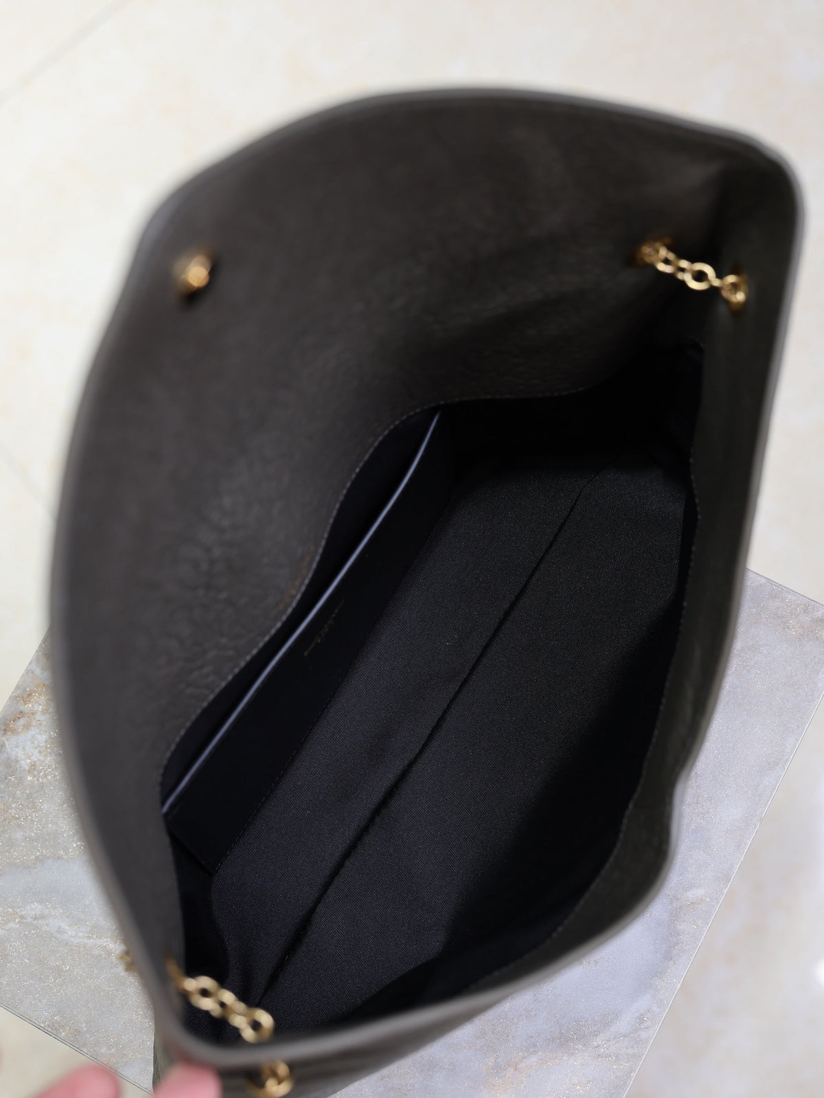 SAINT LAURENT YSL 25S CASSANDRE ENVELOPE MESSENGER 35 IN LIGHT MUSK LAMBSKIN GOLD HARDWARE
