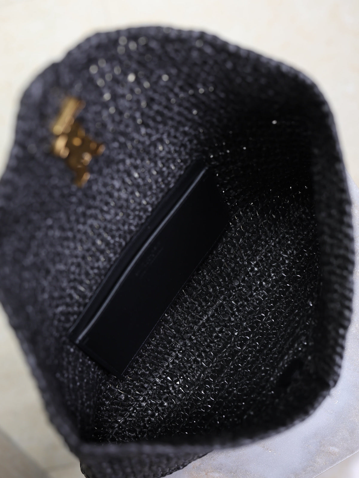 SAINT LAURENT YSL 25S CASSANDRE LARGE ENVELOPE POUCH 29 IN BLACK RAFFIA GOLD HARDWRE