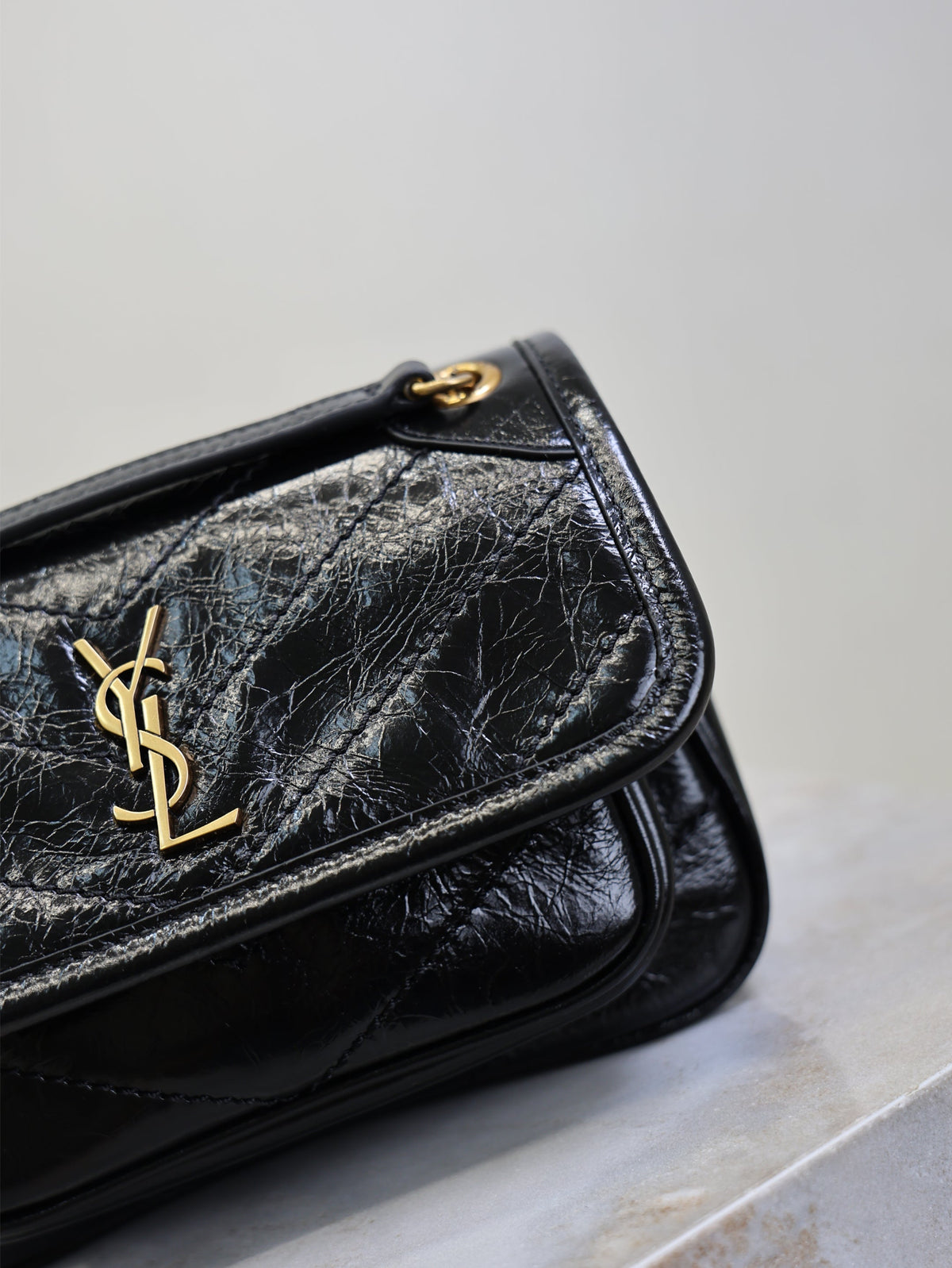 SAINT LAURENT YSL 25S NIKI BAG 18 IN BLACK GLOSSY CALFSKIN GOLD HARDWARE