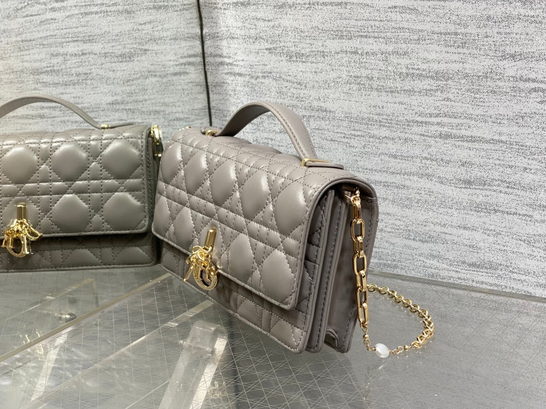DIOR 25S TALK PHONE POUCH 21 IN DIRTY LILAC CANNAGE LAMBSKIN GOLD HARDWRE