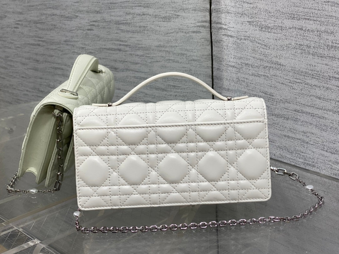 DIOR 25S TALK PHONE POUCH 21 IN WHITE CANNAGE LAMBSKIN SILVER HARDWRE
