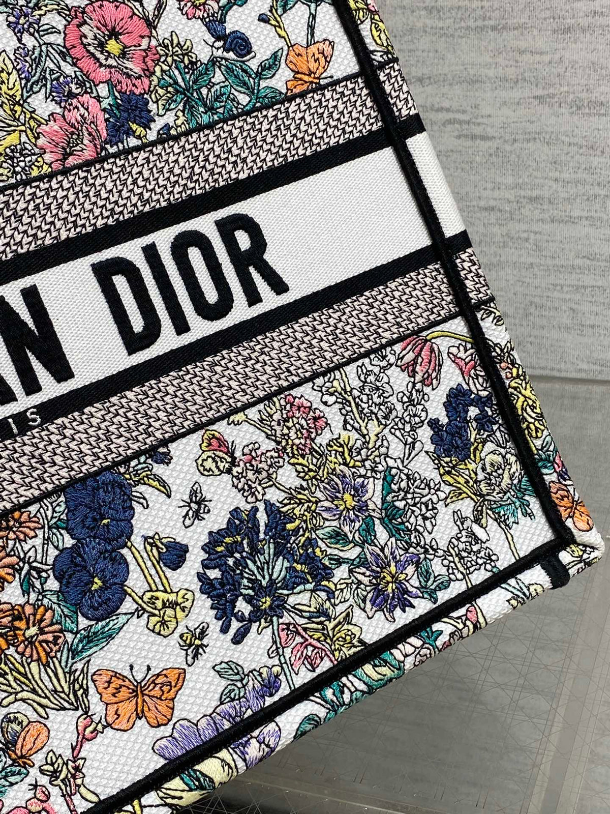 DIOR 25S LUCKY MEDIUM BOOK TOTE 36 IN MULTICOLOR COTTON FLOWERS CALENDAR ALLOVER EMBROIDERY
