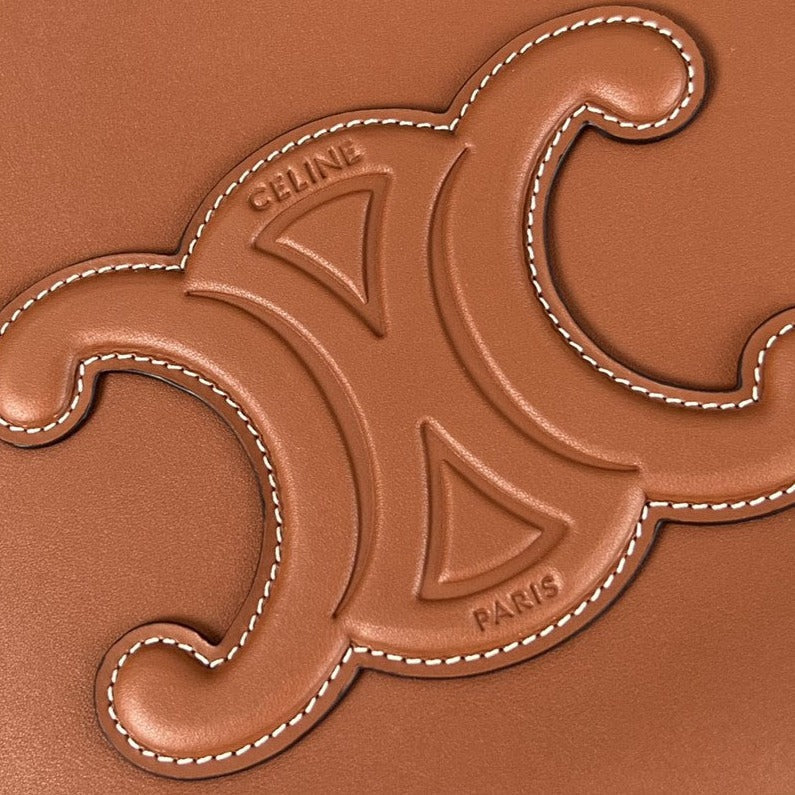 CELINE CUIR TRIOMPHE 44 TAN CALFSKIN