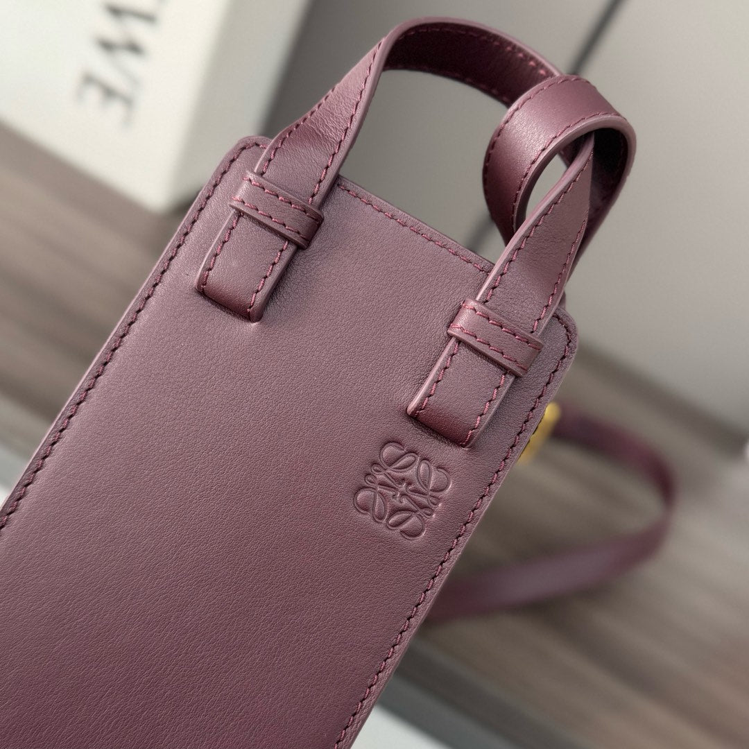 LOEWE HAMMOCK SLICE 25 BAG IN PLUM PURPLE SHINY CALFSKIN