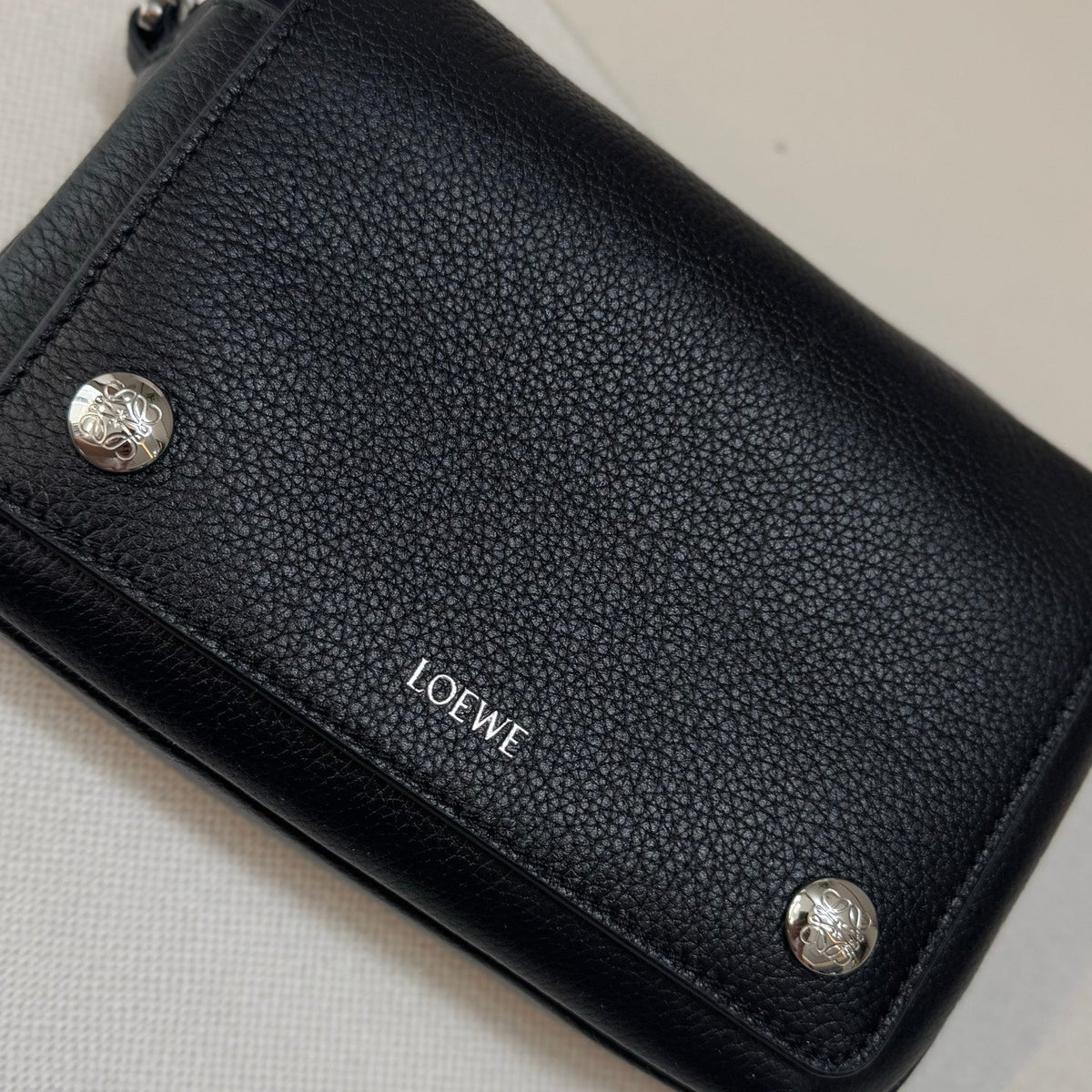 LOEWE 25S PEBBLE BAG 20 IN BLACK CALFSKIN SILVER HARDWARE