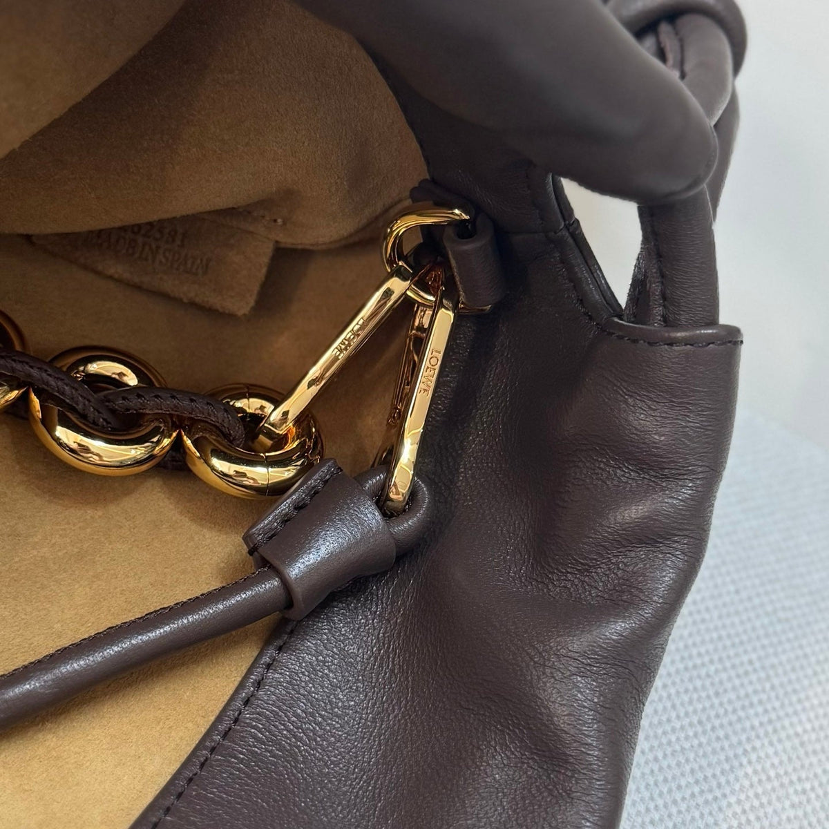 LOEWE 25S FLAMENCO PURSE 41 IN DARK BROWN NAPPA LEATHER GOLD HARDWARE