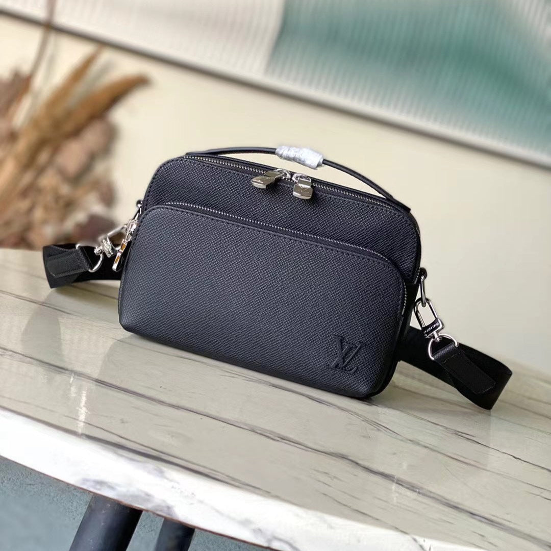 LOUIS VUITTON AVENUE MESSENGER 22 IN BLACK CALFSKIN
