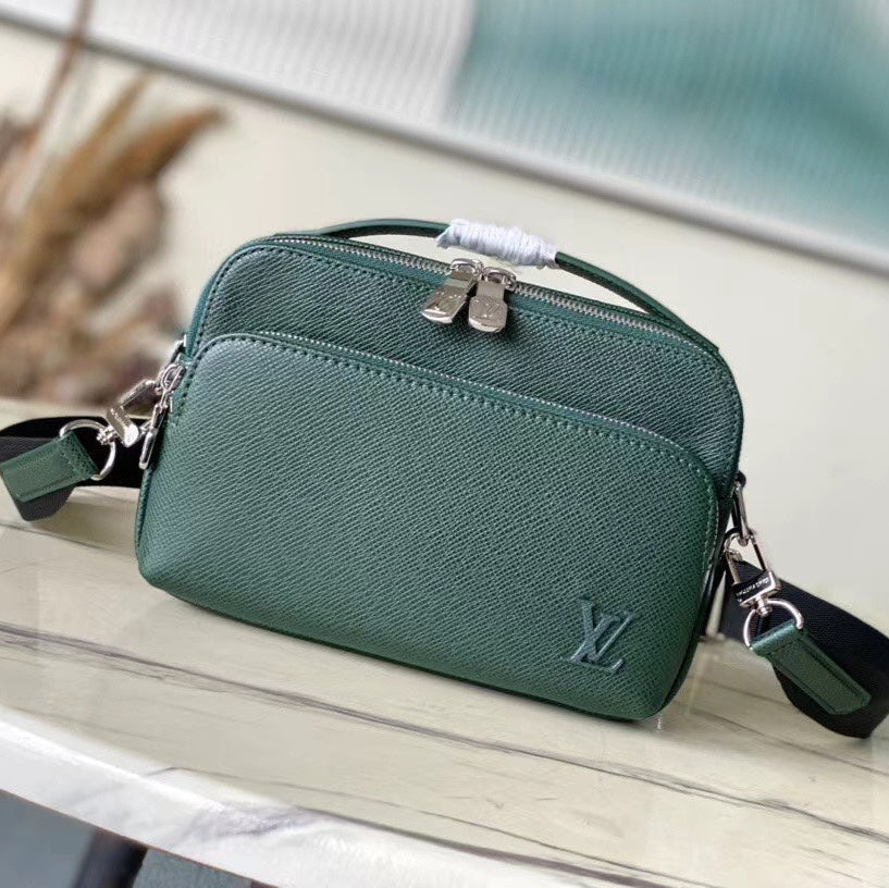 LOUIS VUITTON AVENUE MESSENGER 22 IN FOREST GREEN CALFSKIN