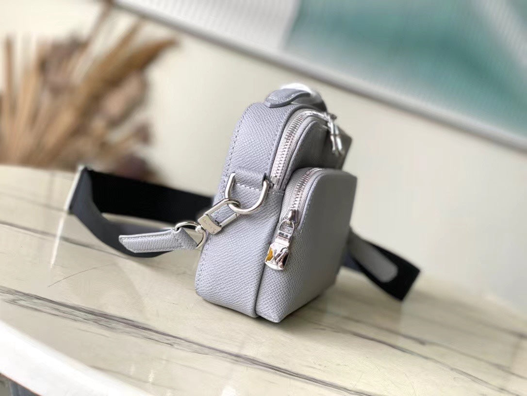 LOUIS VUITTON AVENUE MESSENGER 22 IN HARBOR GRAY CALFSKIN