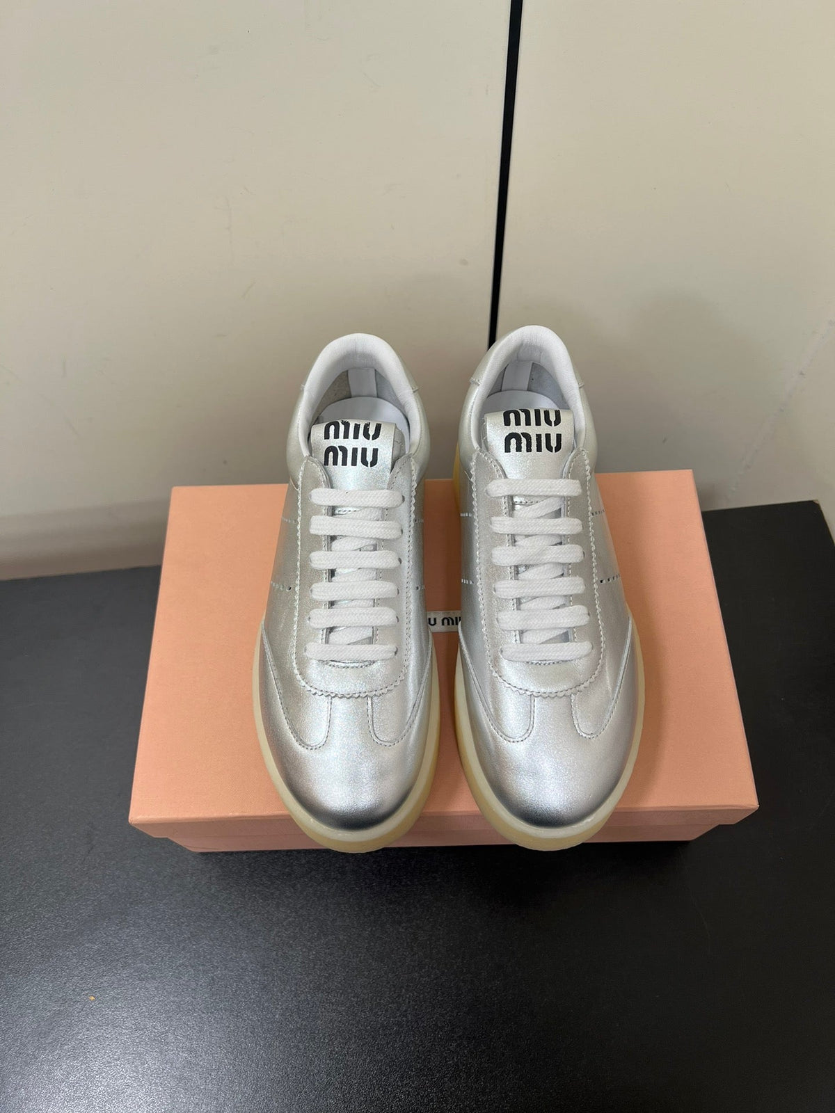 THICK-SOLED RETRO SNEAKERS IN SILVER METALLIC SMOOTH LAMBSKIN