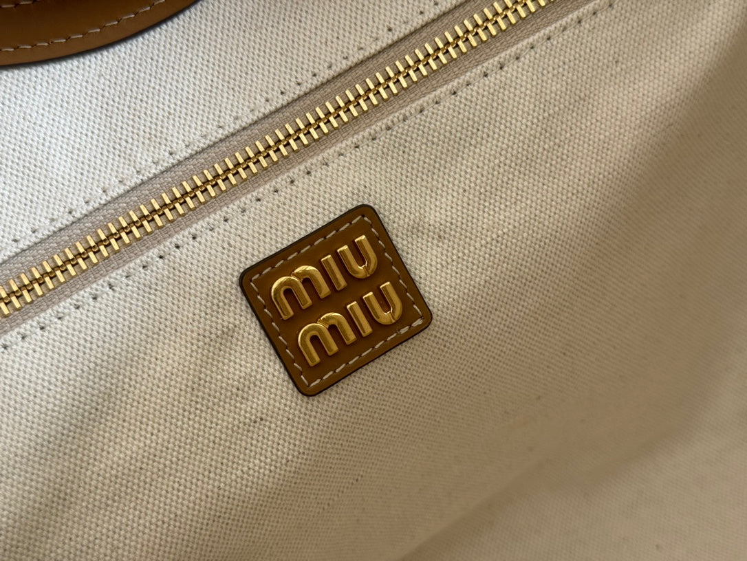 MIU MIU MIUHOBO TOTE 28 IN BROWN CALFSKIN FABRIC LINING GOLD LOCK
