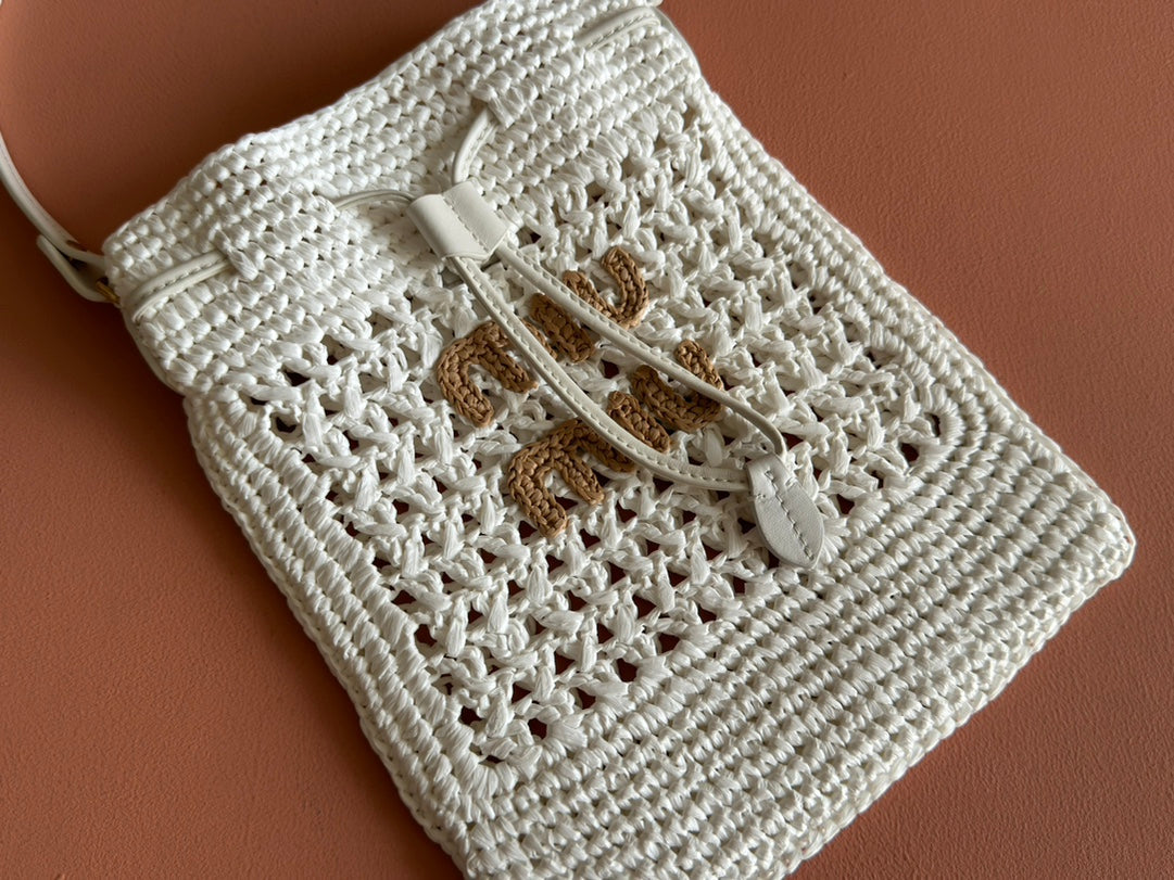 MIU MIU WANDER BUCKET BAG 23 WHITE IN RAFFIA WITH LEATHER TRIM