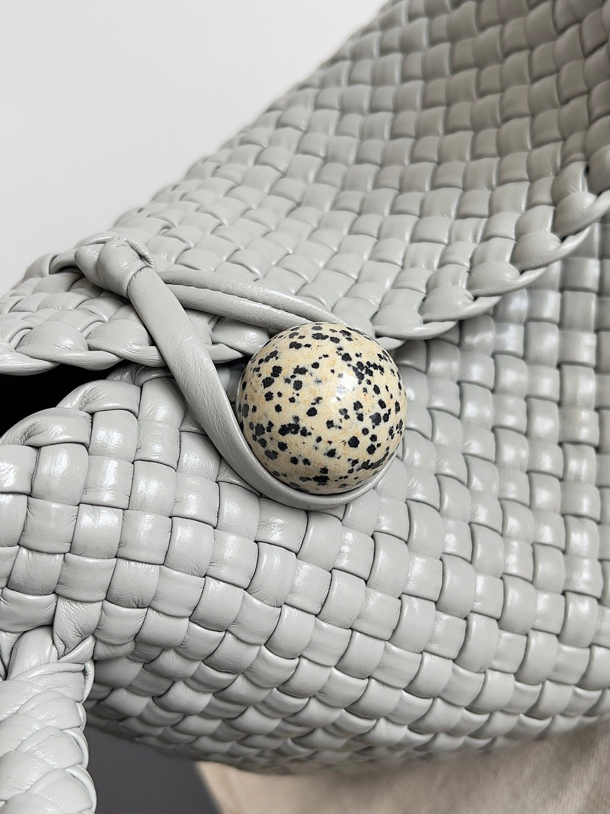 BOTTEGA VENETA TOSCA SHOULDER BAG 27 IN AGATE GREY LAMBSKIN WITH DALMATA STONE DETAIL