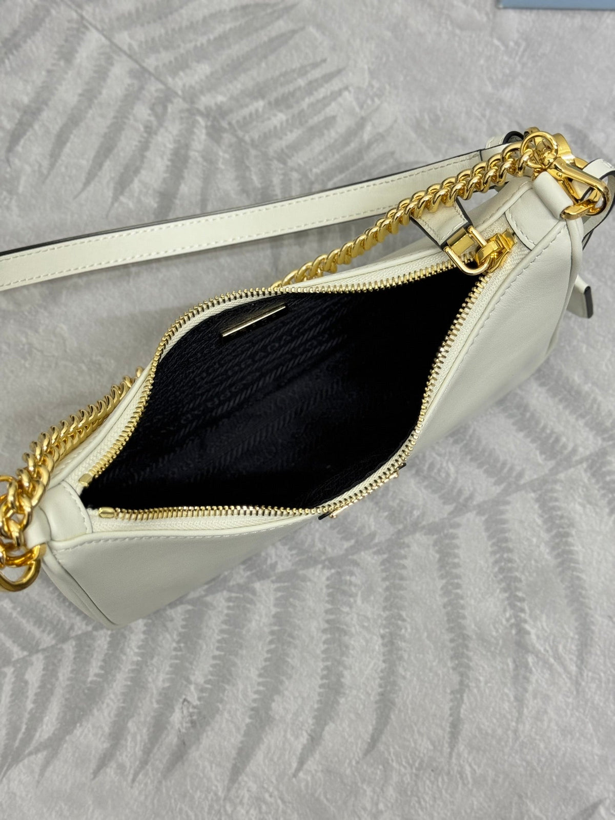 PRADA HOBO BAG 23 IN WHITE NAPPA LAMBSKIN GOLD CHAIN