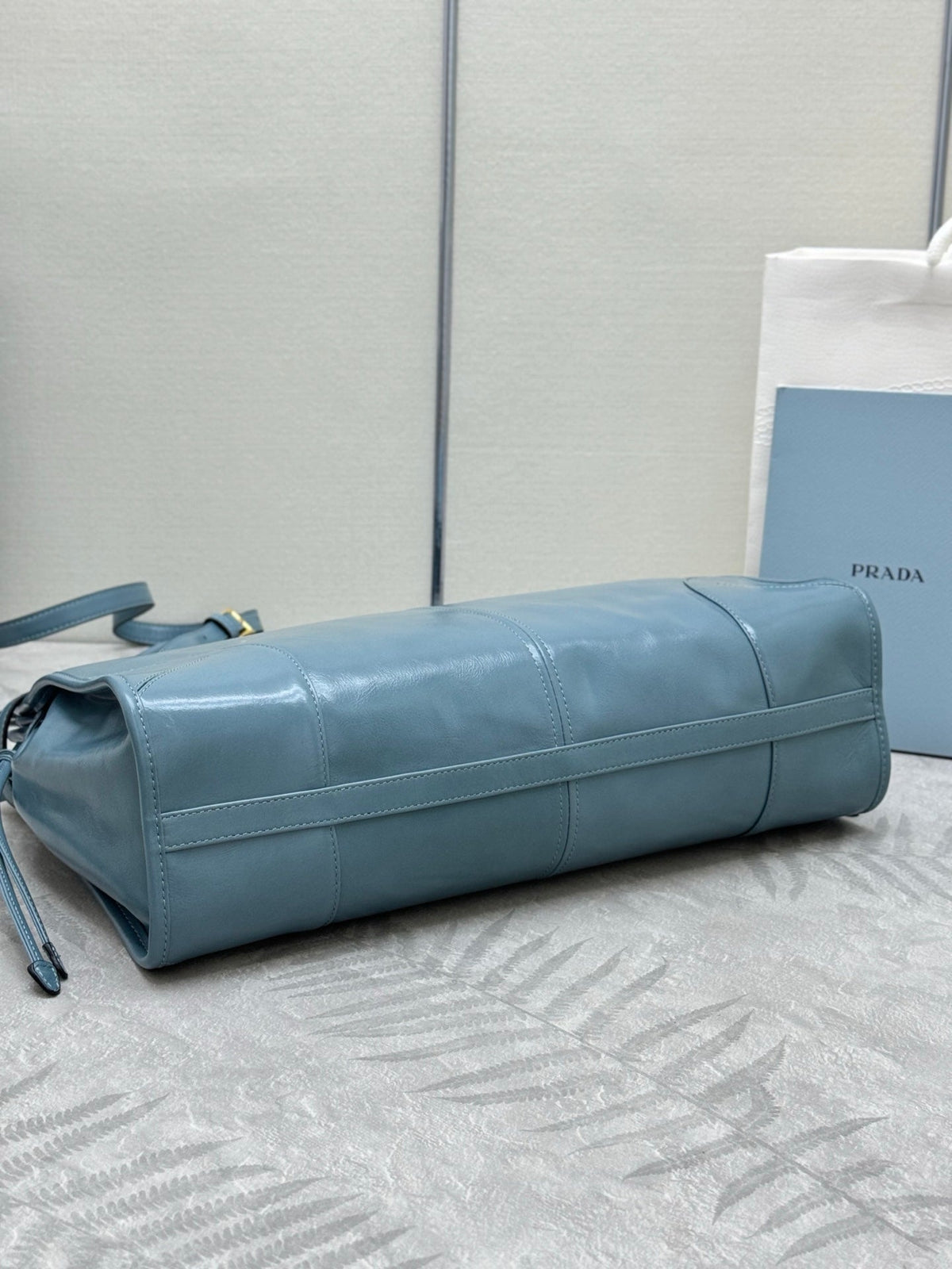 PRADA 25S BONNIE LARGE HANDBAG 38 IN LIGHT BLUE GLOSSY CALFSKIN GOLD HARDWRE