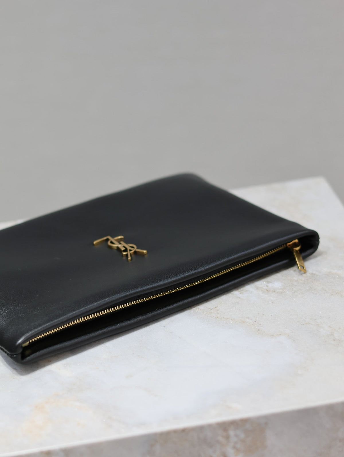 SAINT LAURENT CALYPSO SMALL POUCH 23 IN BLACK SMOOTH LAMBSKIN