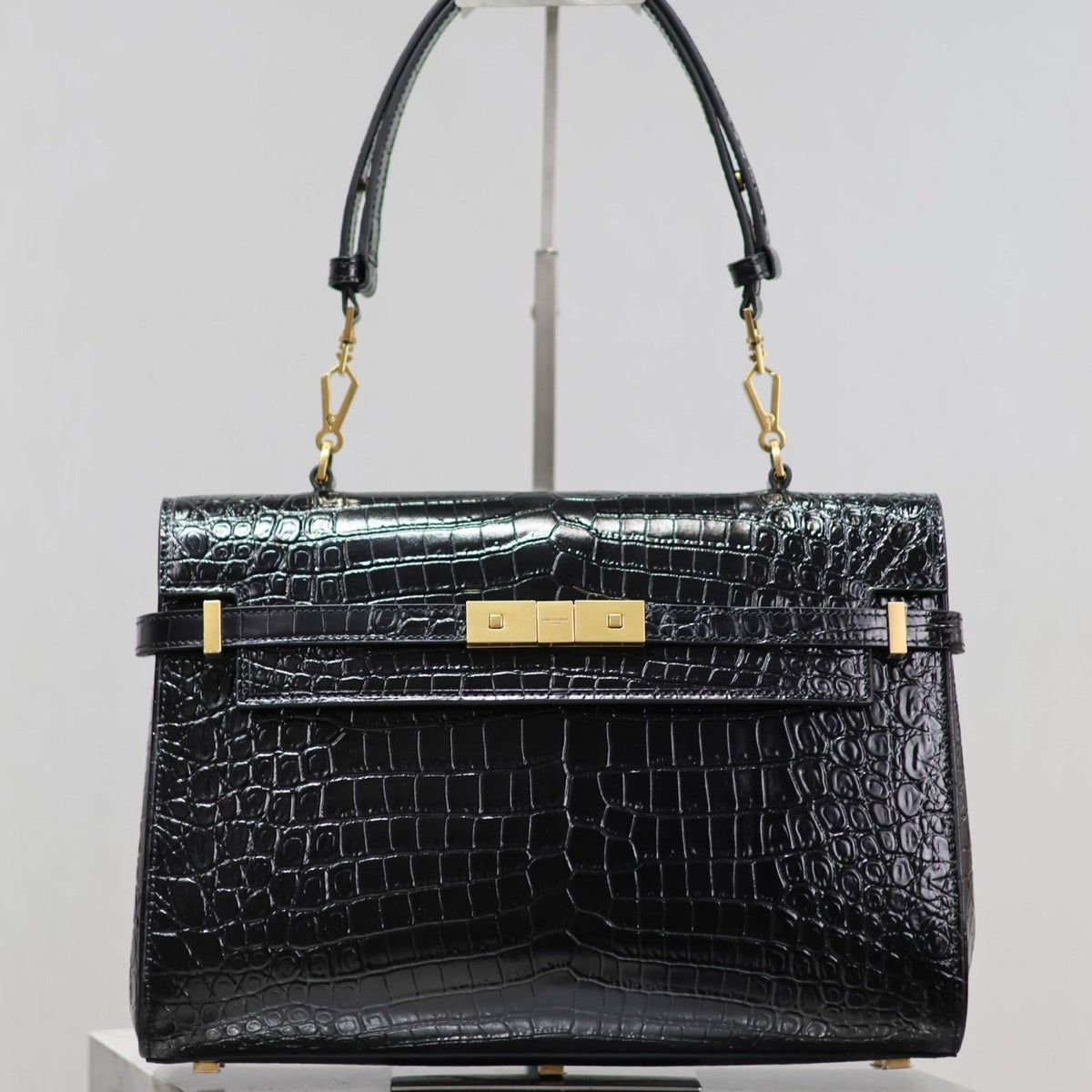 SAINT LAURENT MANHATTAN HANDBAG 32 IN BLACK CROCODILE-EMBOSSED CALFSKIN GOLD HARDWARE