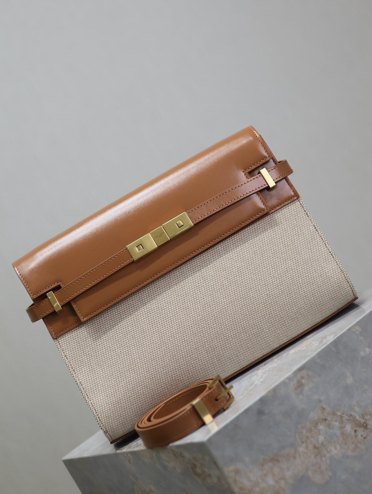 SAINT LAURENT MANHATTAN MEDIUM 29 IN WHITE CANVAS AND BROWN CALFSKIN GOLD BUCKLE