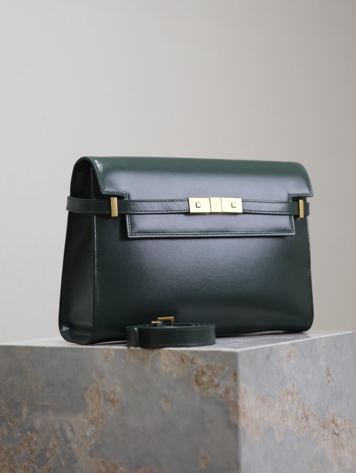 SAINT LAURENT MANHATTAN MEDIUM 29 IN SACRAMENTO GREEN SMOOTH CALFSKIN GOLD BUCKLE