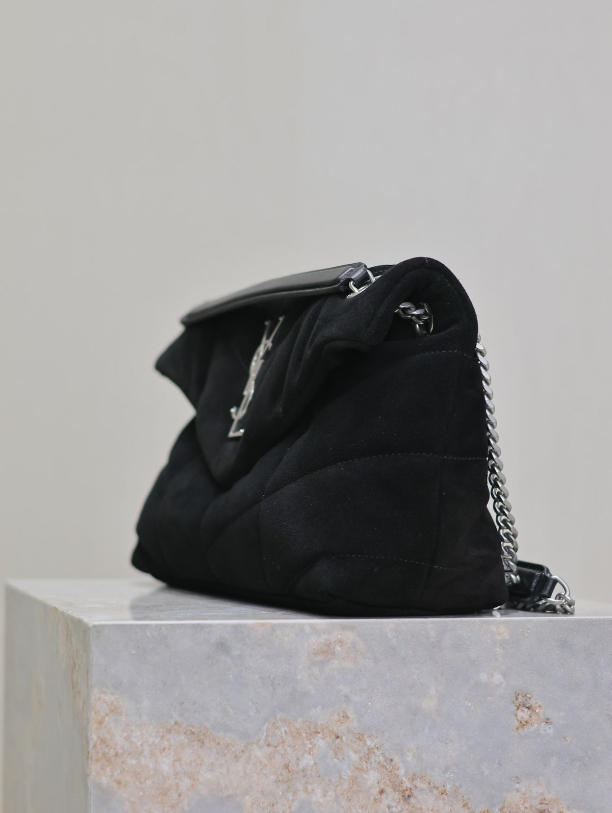 SAINT LAURENT YSL 25S LOULOU PUFFER MM 29 IN BLACK SUEDE SILVER HARDWRE
