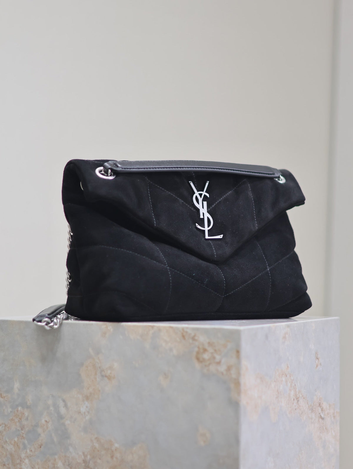 SAINT LAURENT YSL 25S LOULOU PUFFER MM 29 IN BLACK SUEDE SILVER HARDWRE