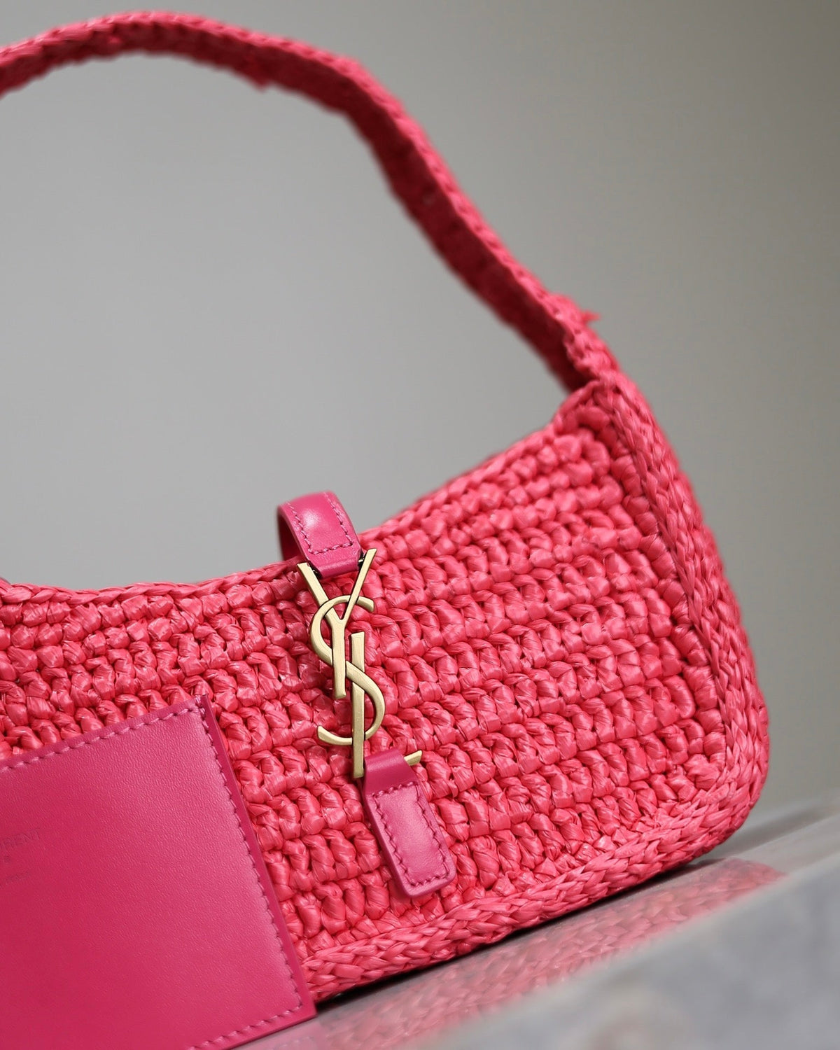 SAINT LAURENT LE 5 À 7 BAG 19 IN MAGENTA PINK WOVEN RAFFIA